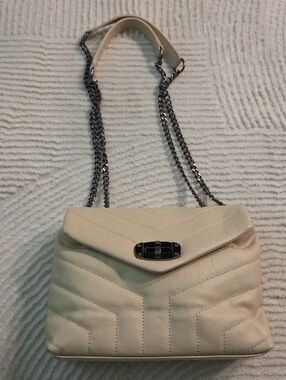 Cream Quilted Leather Shoulder Bag with Chain Strap